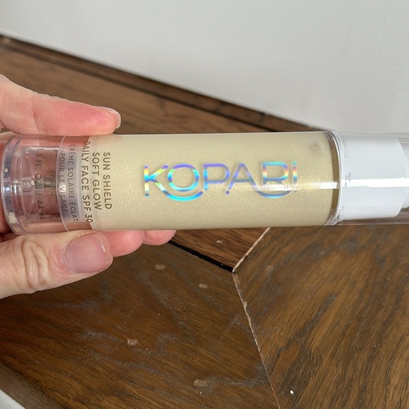 KOPARI Sun Shield Soft Glow Daily Face SPF 30 - Picture 2 of 4